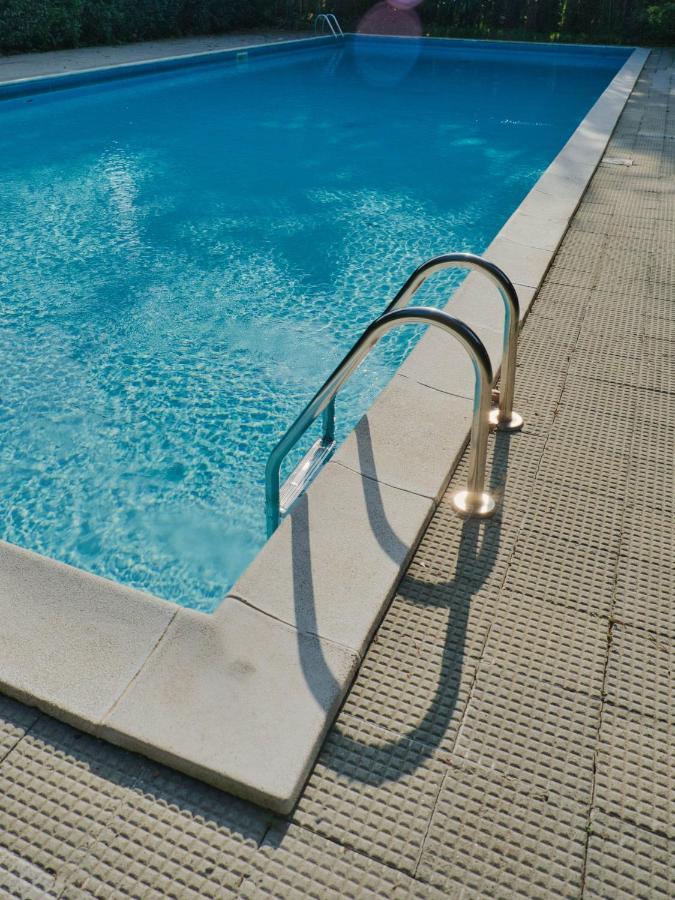Nona Lakeside At Patrician Apartment