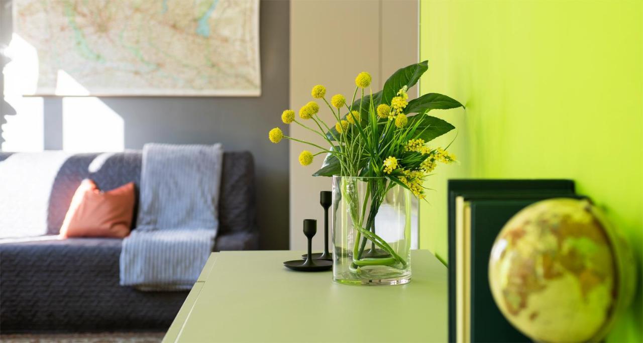 Joivy Vibrant Studio Near Train Station *