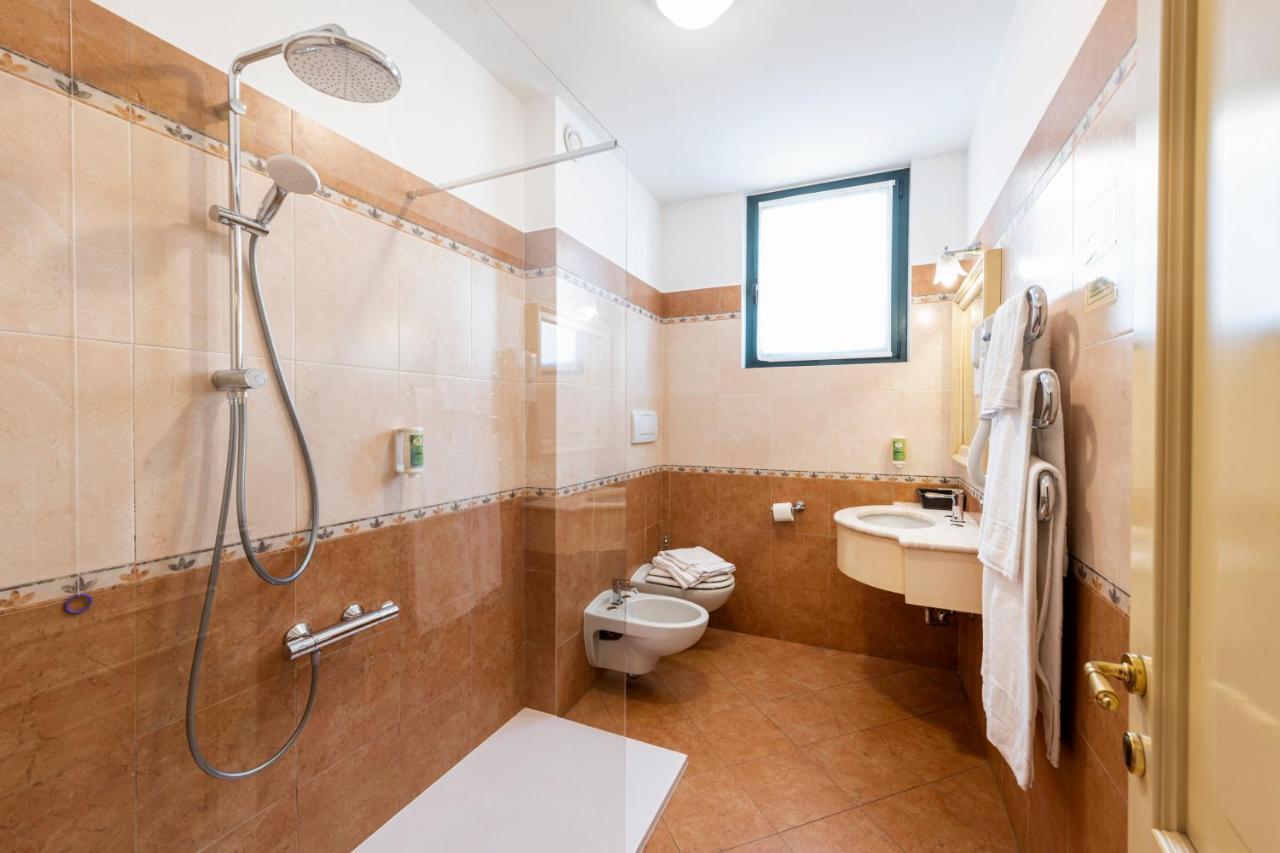 Du Hotel 3*