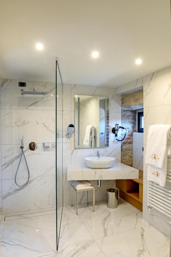 Relais & Castello Di Casiglio 4*