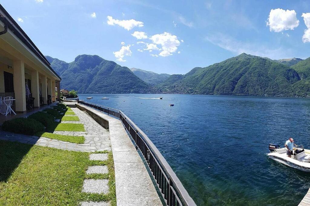 Directly On The Lake Paganini Flats In