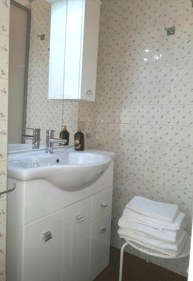 Apartment Centre *