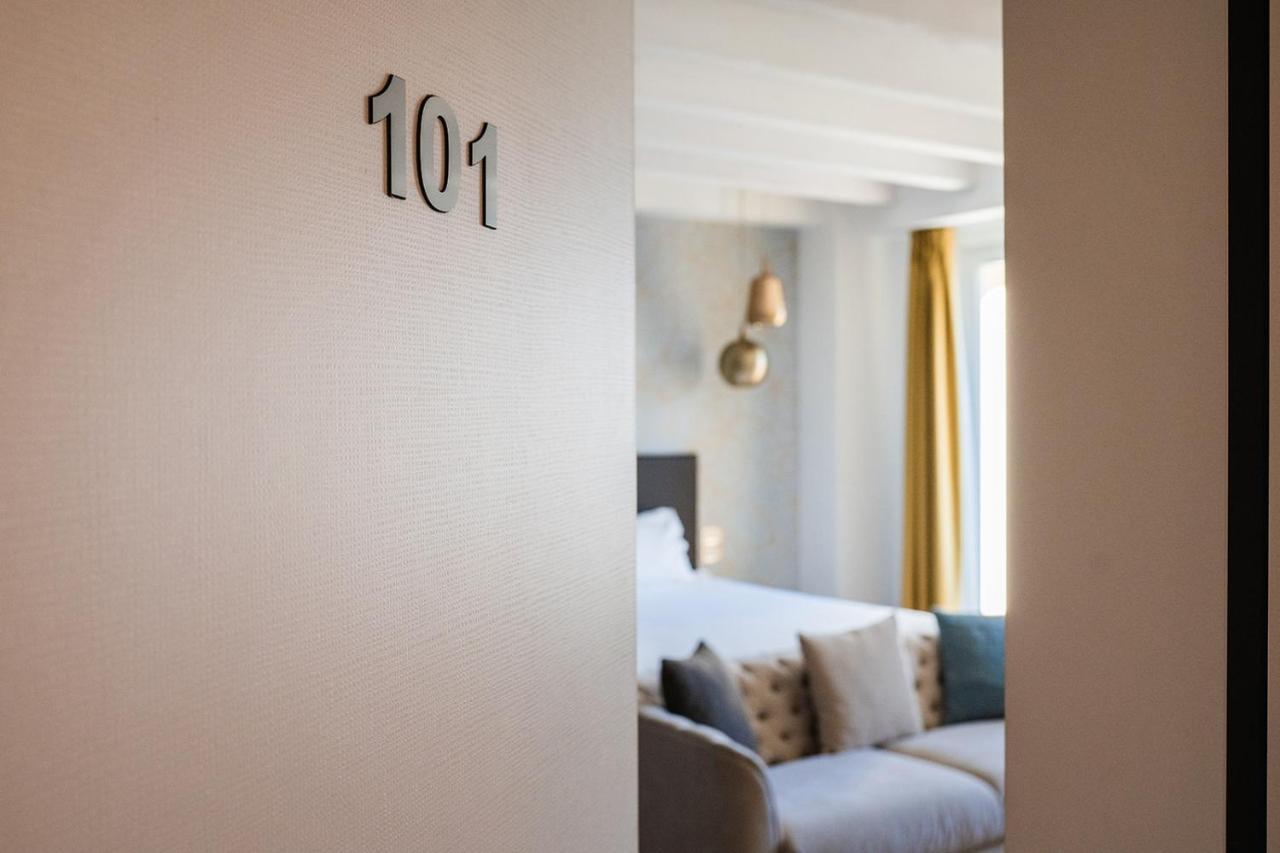 Luxury Rocopom - Front Malgrate