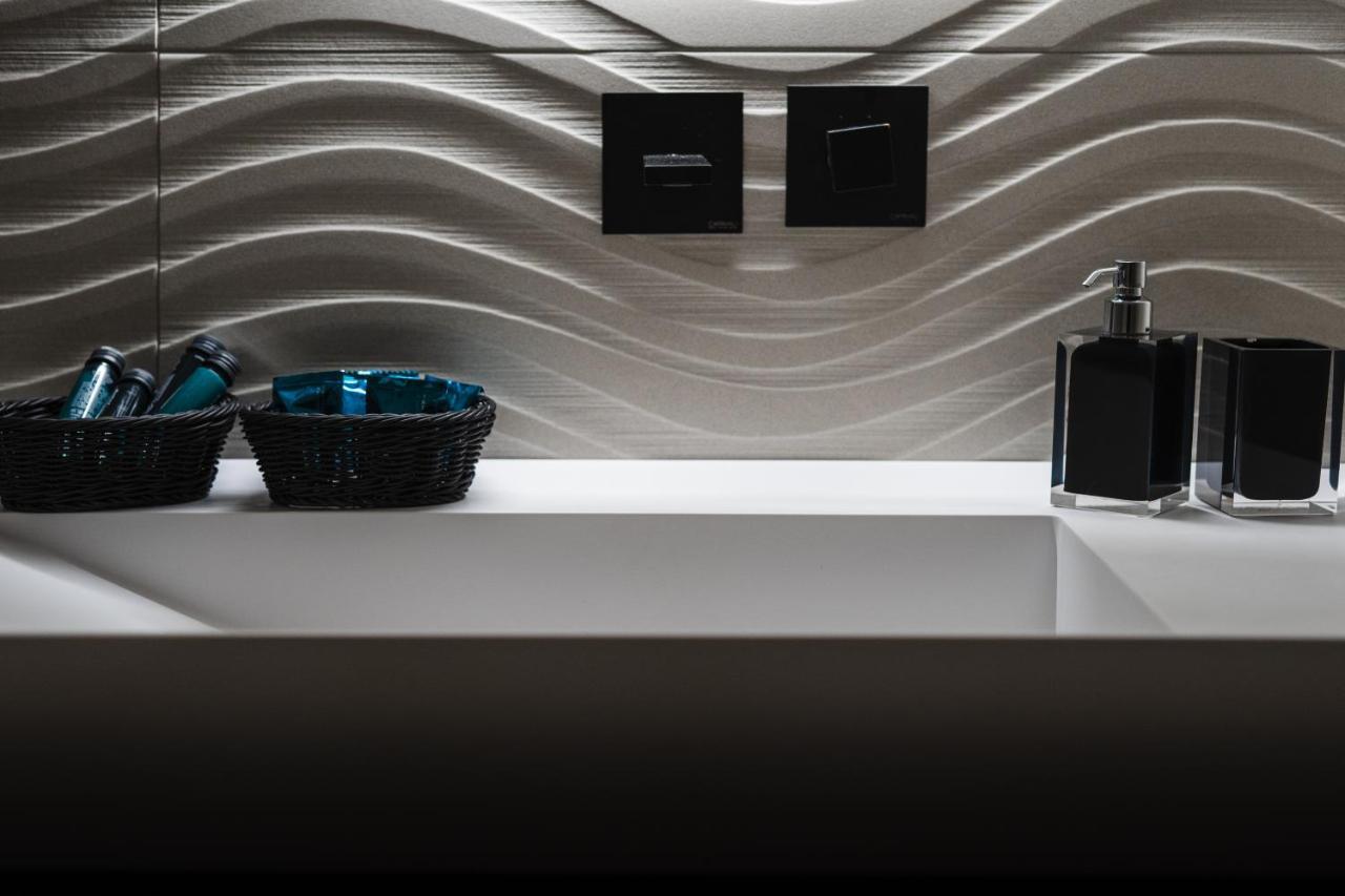 Luxury Rocopom - Front Hotel Malgrate