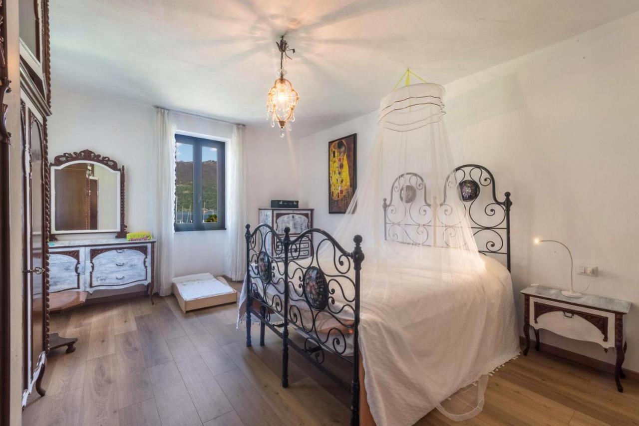 Casa vacanze Foreground - Pet Friendly Stay- Garden-parking-lake View- Bike Friendly House Colico