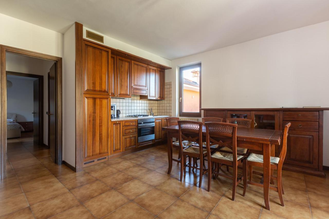 Mysa - Charming With Lake View Apartment
