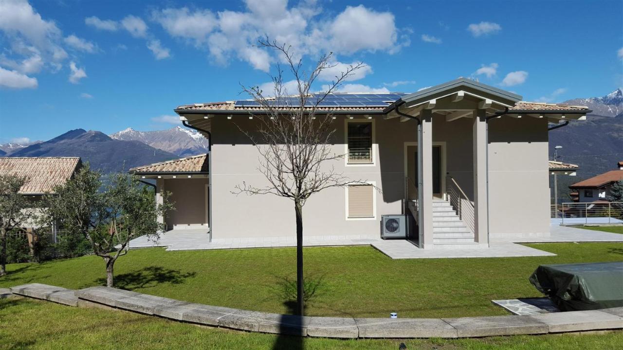 Villa Tadi Laro, Colico, Di