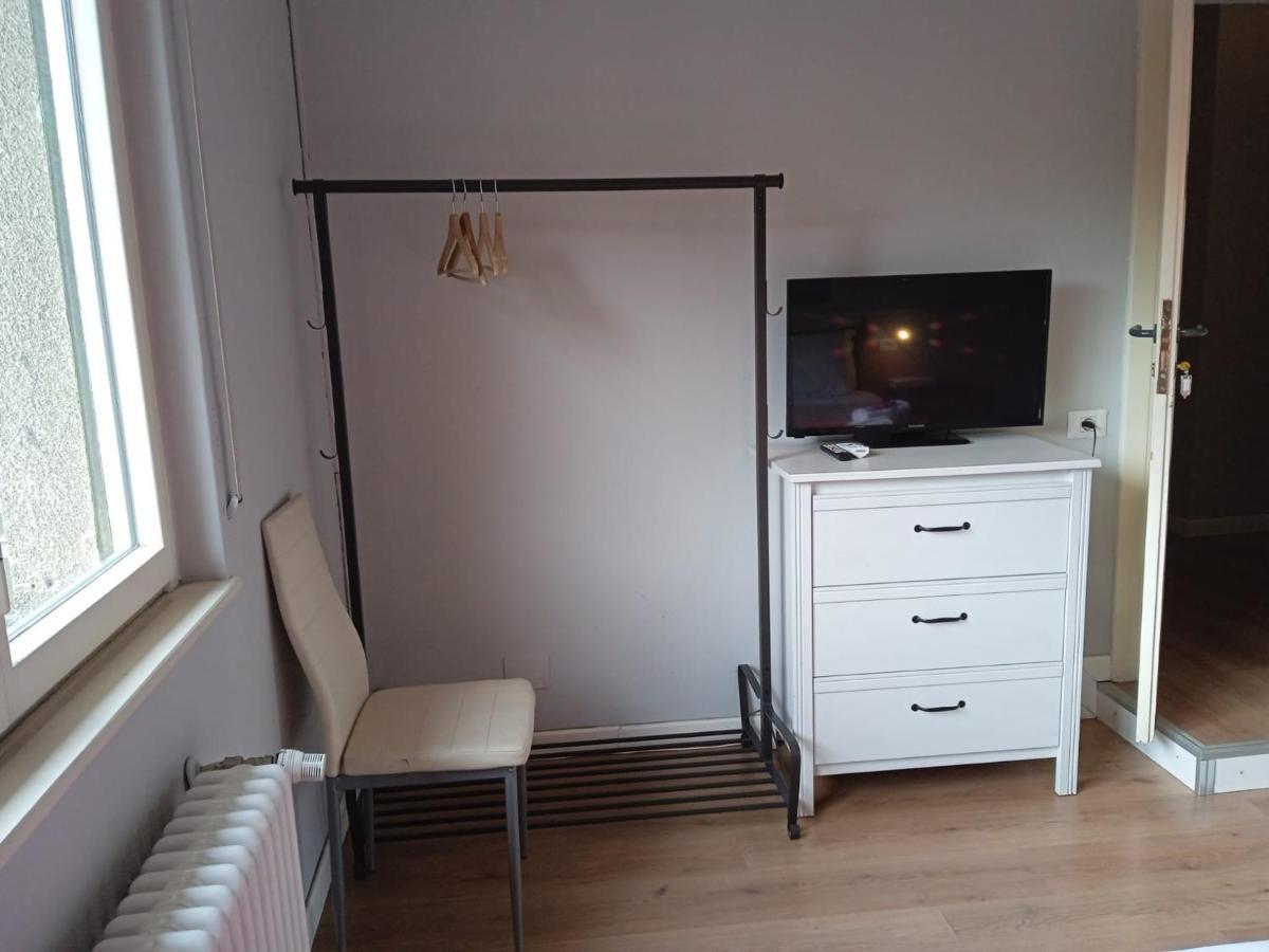 Gira Guest house *
