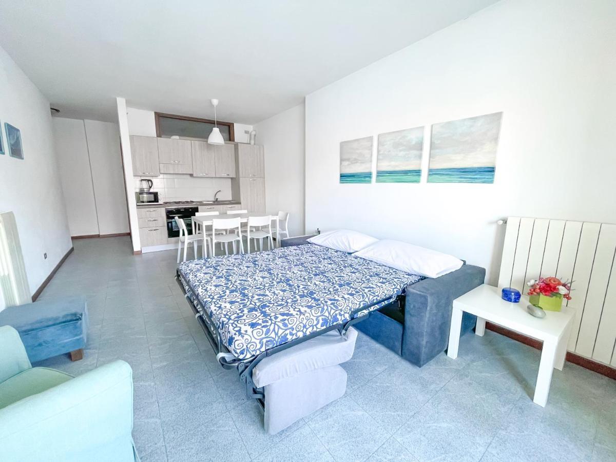 The Sunset 2 By Design Apartment