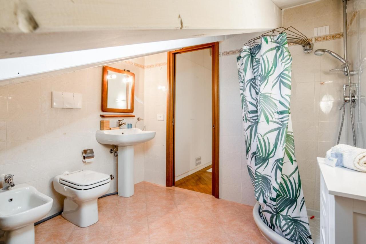 Lakeview Apartment *