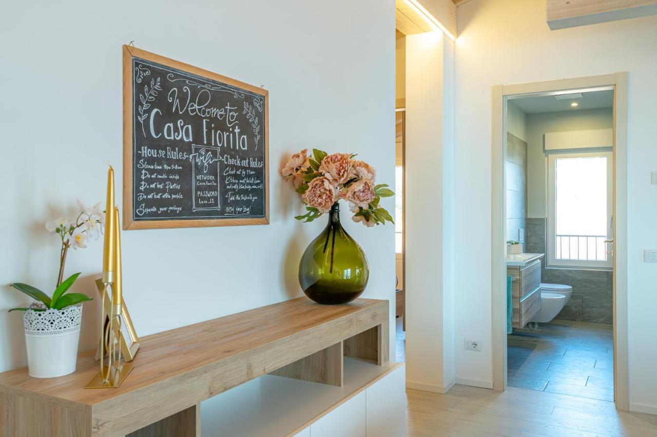 Classy Wifi, Parking & Stunning View! Apartment Acquaseria