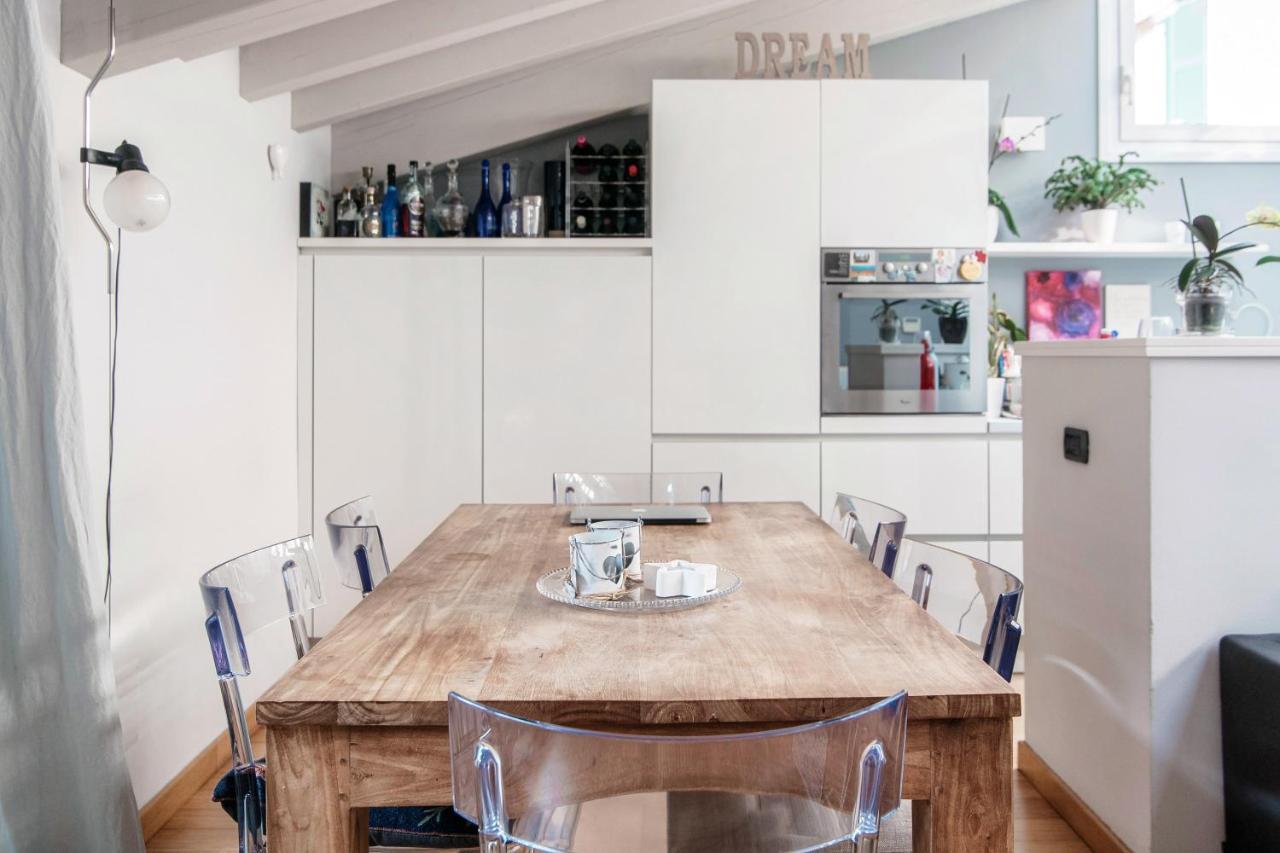 Joivy Isotta's House With 2 Cosy Balconies Apartment Como
