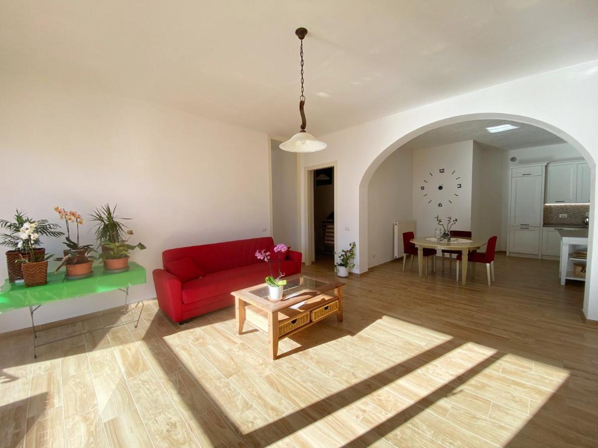 Big With View And Two Bedrooms * Sala Comacina
