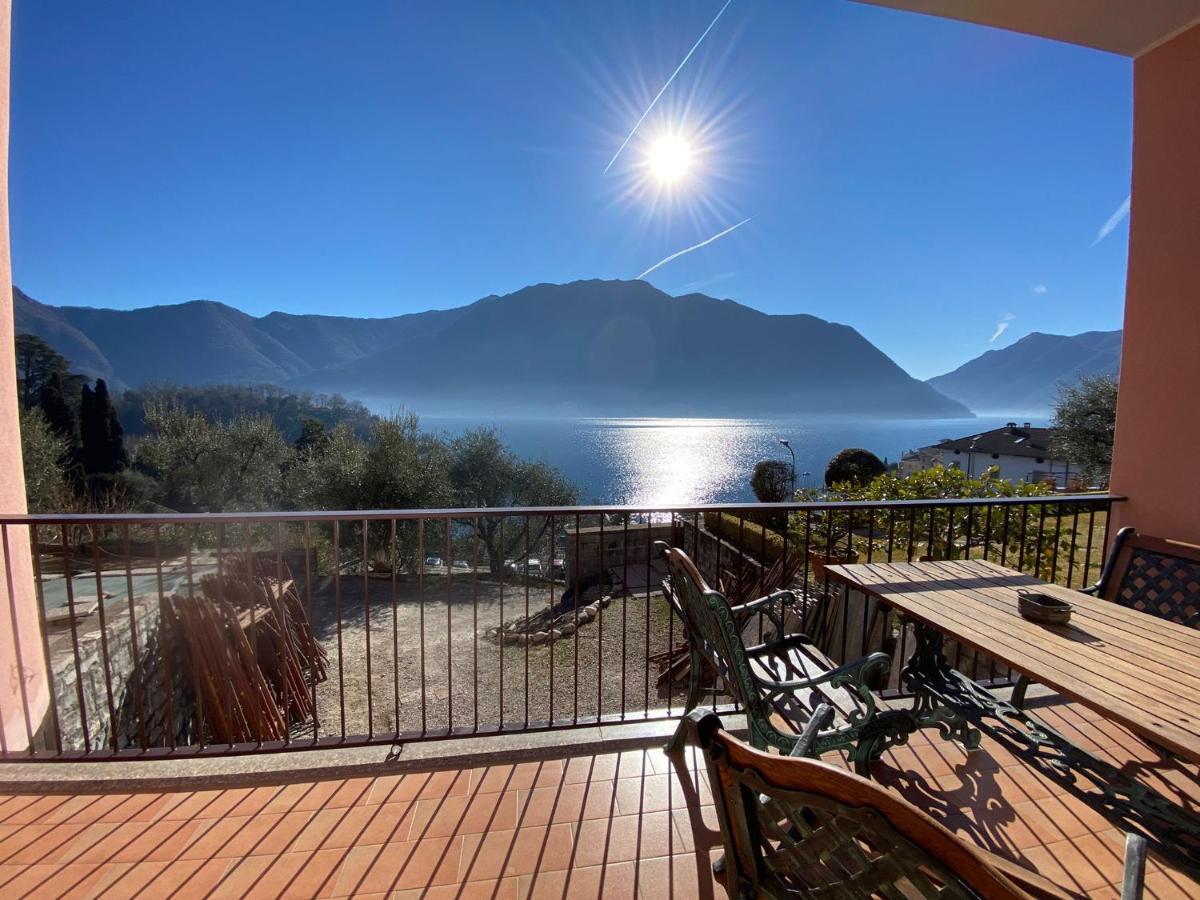 Big With View And Two Bedrooms Apartment Sala Comacina