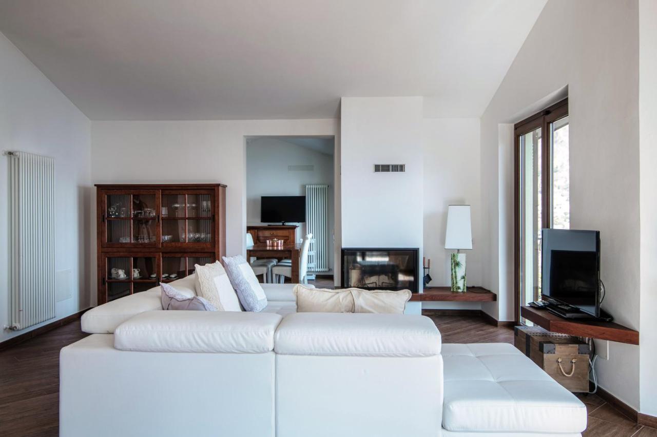 Wonderful View - By Myhomeincomo Casa vacanze *