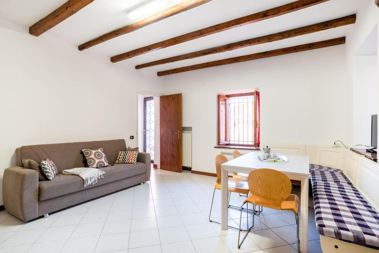 View With Private Parking Apartment