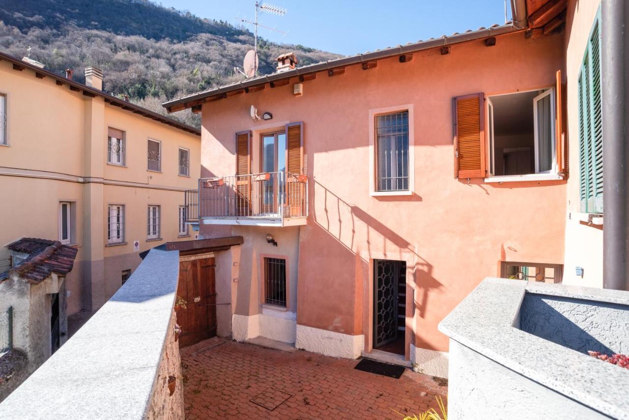 Apartment View With Private Parking *