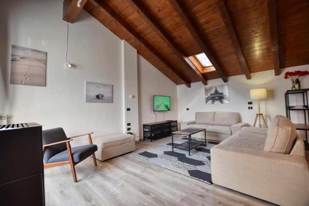 Bella Camelia - Di Apartment San Siro (Lombardy)