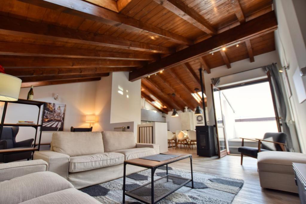 Bella Camelia - Di * San Siro (Lombardy)