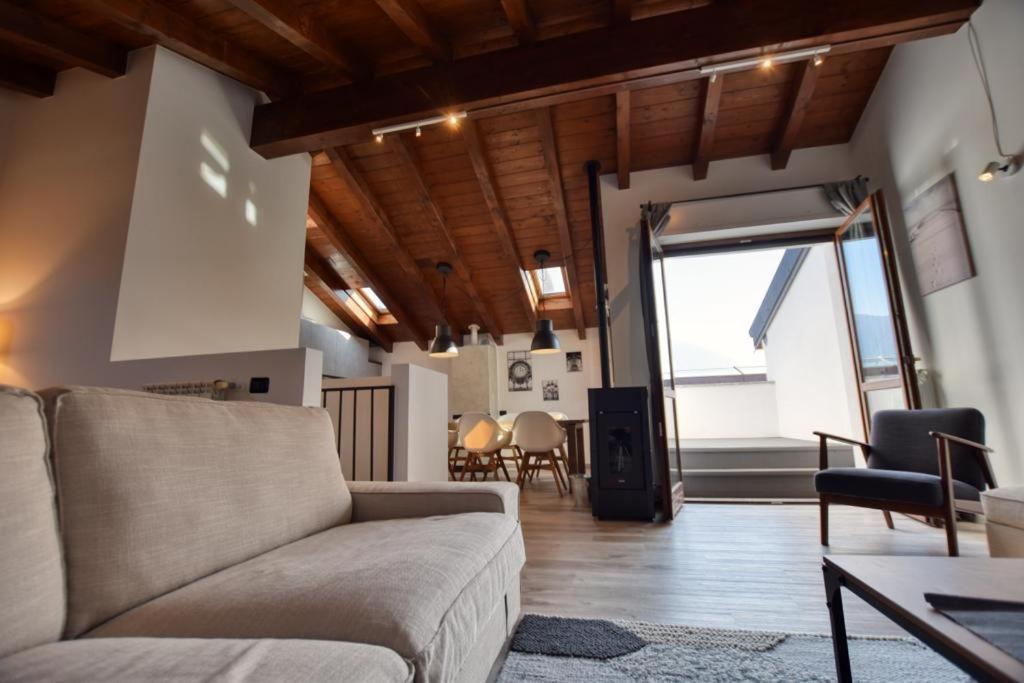 Bella Camelia - Di Apartment San Siro (Lombardy)