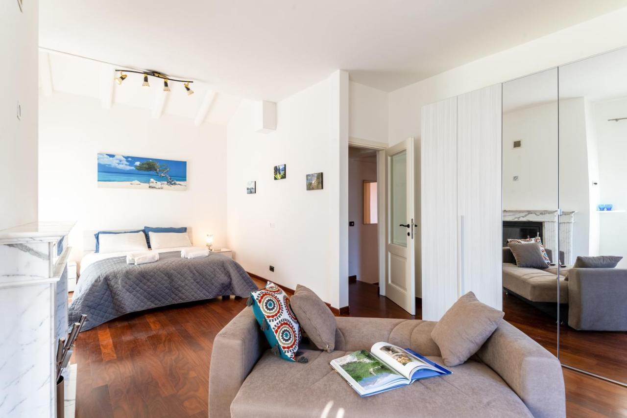 View With Private Parking Apartment