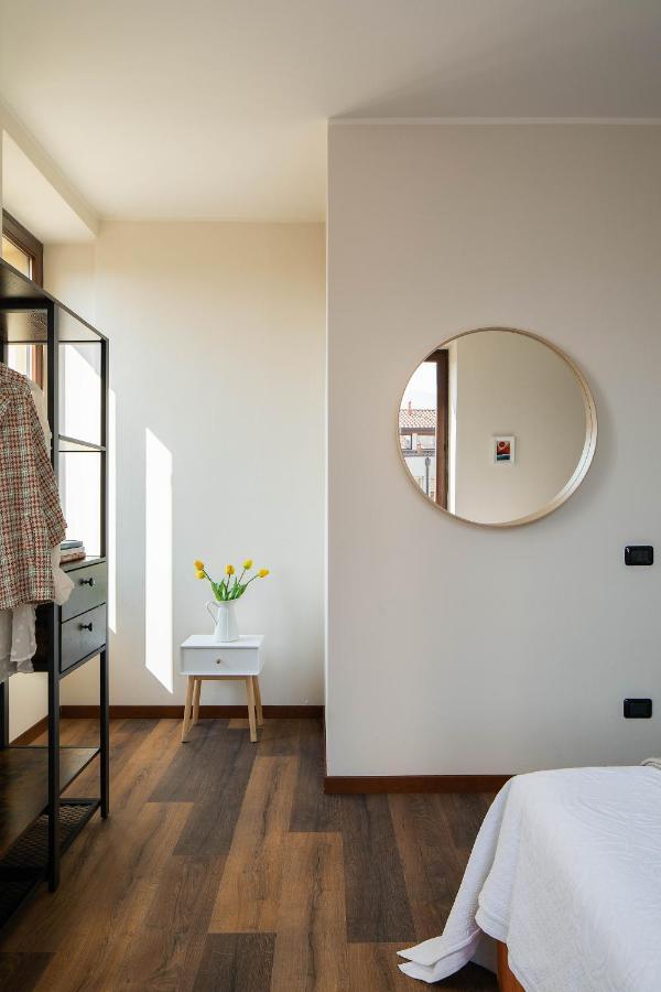 Apartment Lario's - 10 Suites On Lake Acquaseria