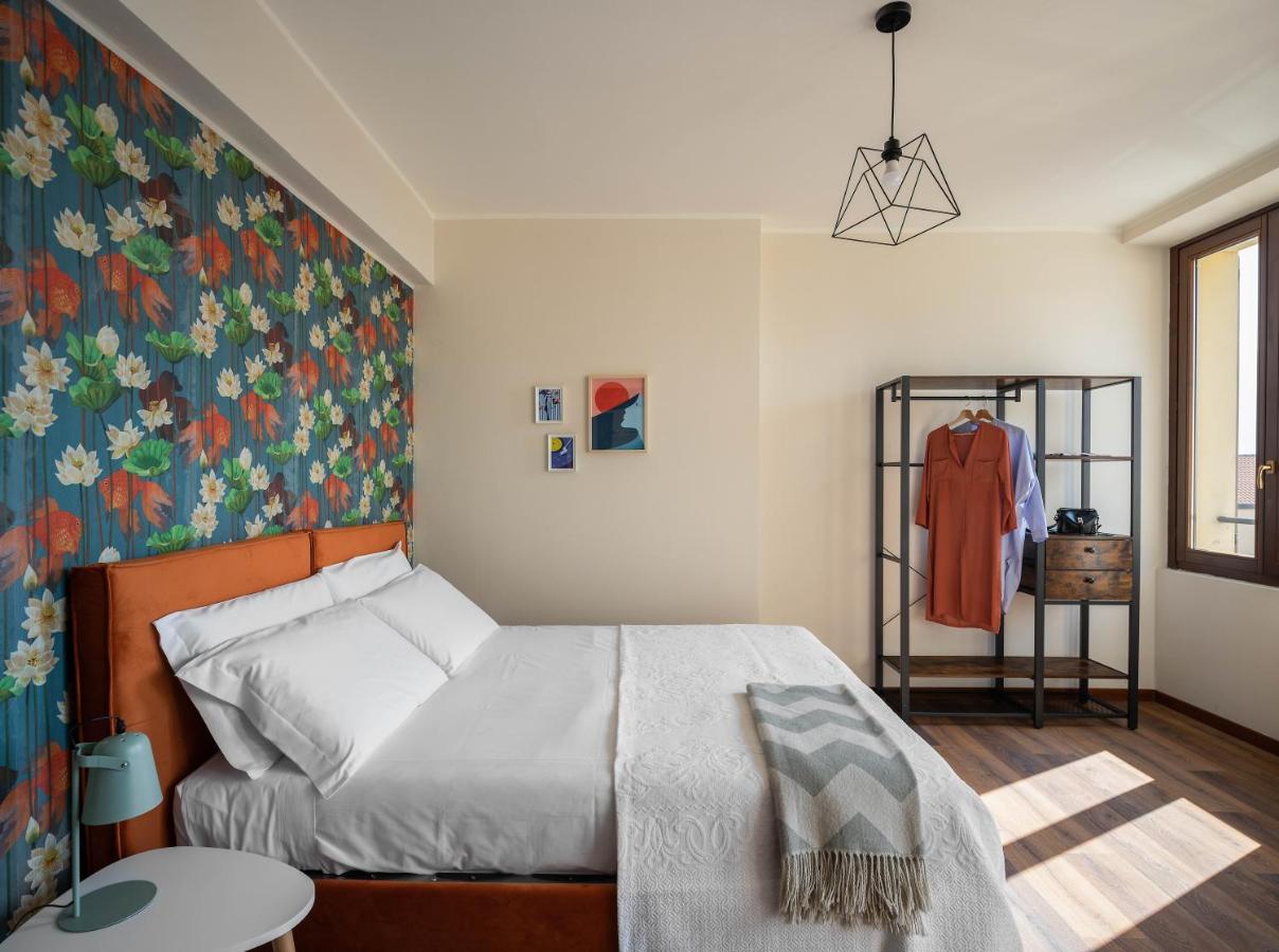 Lario's - 10 Suites On Lake Acquaseria