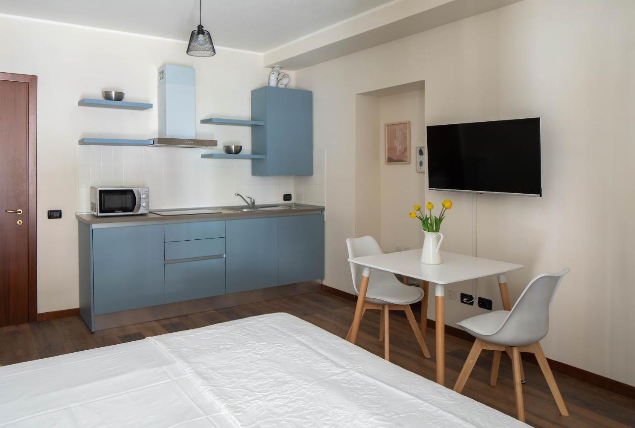 Apartment Lario's - 10 Suites On Lake Acquaseria