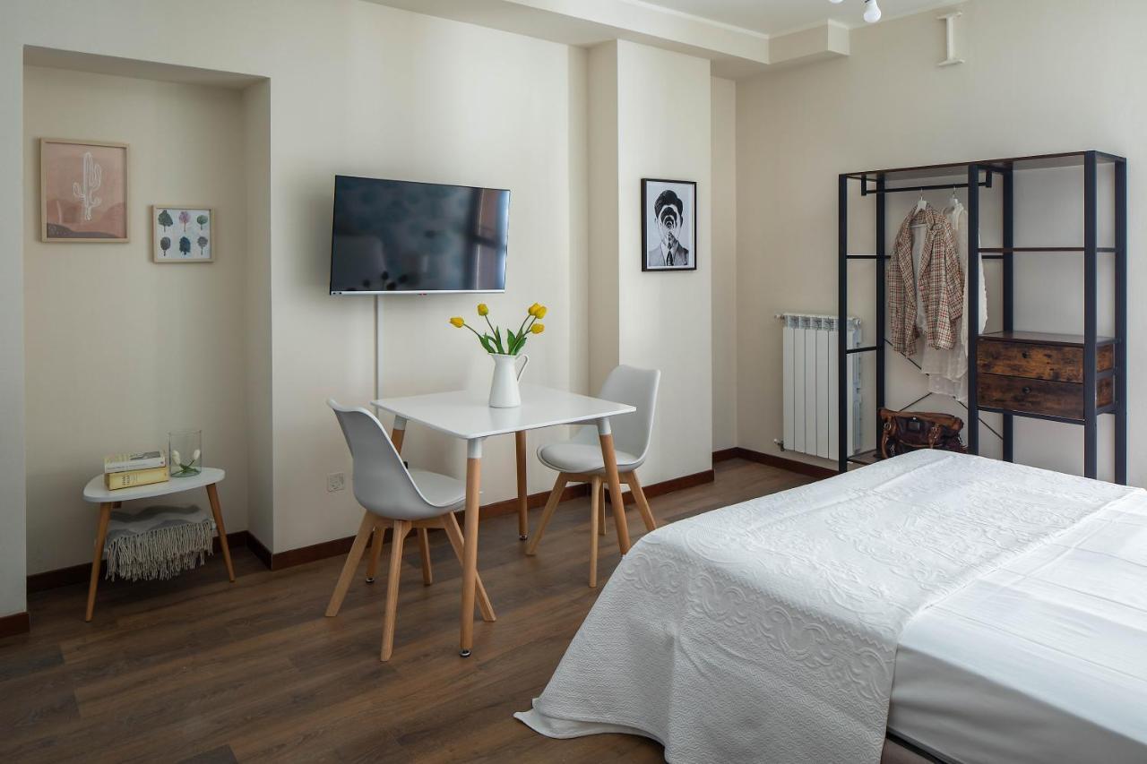 Lario's - 10 Suites On Lake Apartment Acquaseria