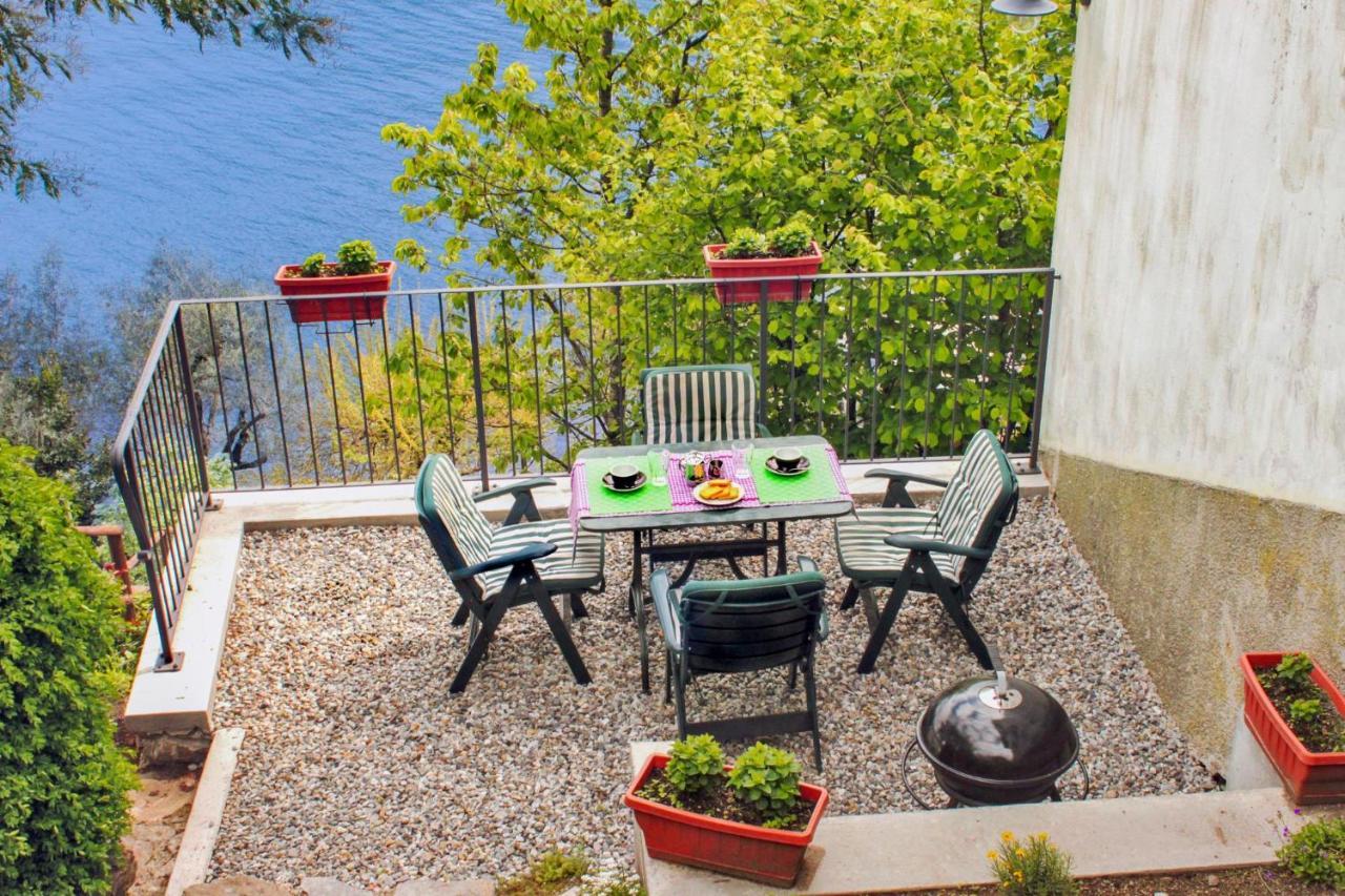 Apartment Riva Di Pianello Balkon-ferienwohnung Am See Pianello Del Lario