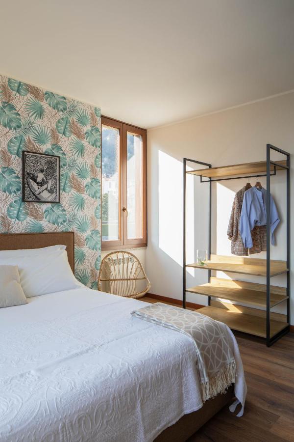 Lario's - 10 Suites On Lake Apartment