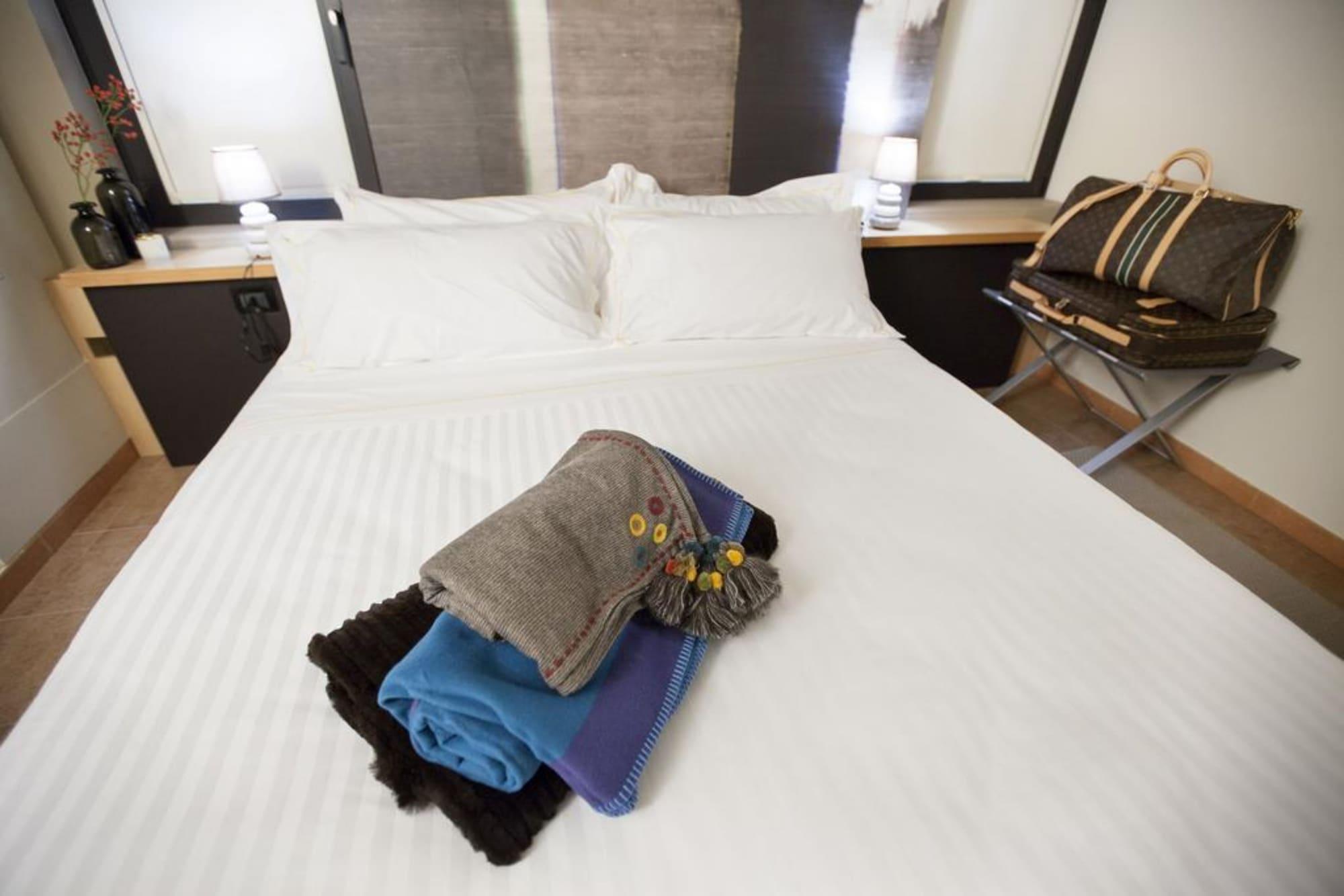 & Co Hotel