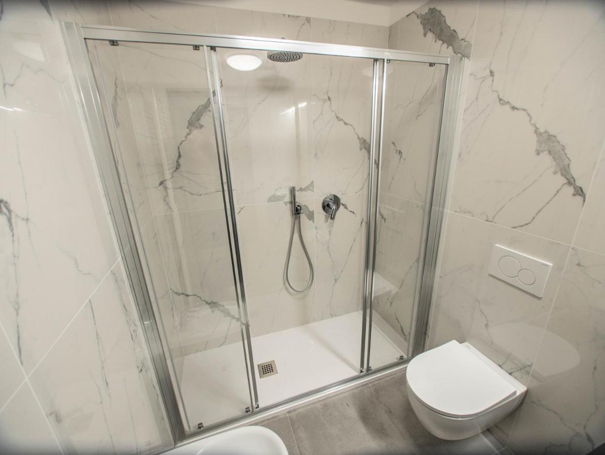 Apartment Exclusive 130 Mq With Lake And Domo View + Terrace *