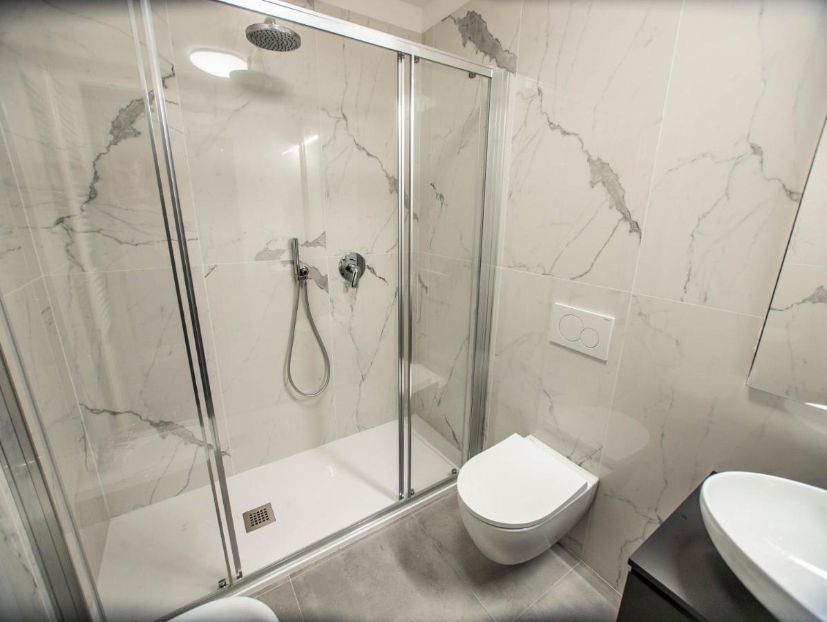 Apartment Exclusive 130 Mq With Lake And Domo View + Terrace