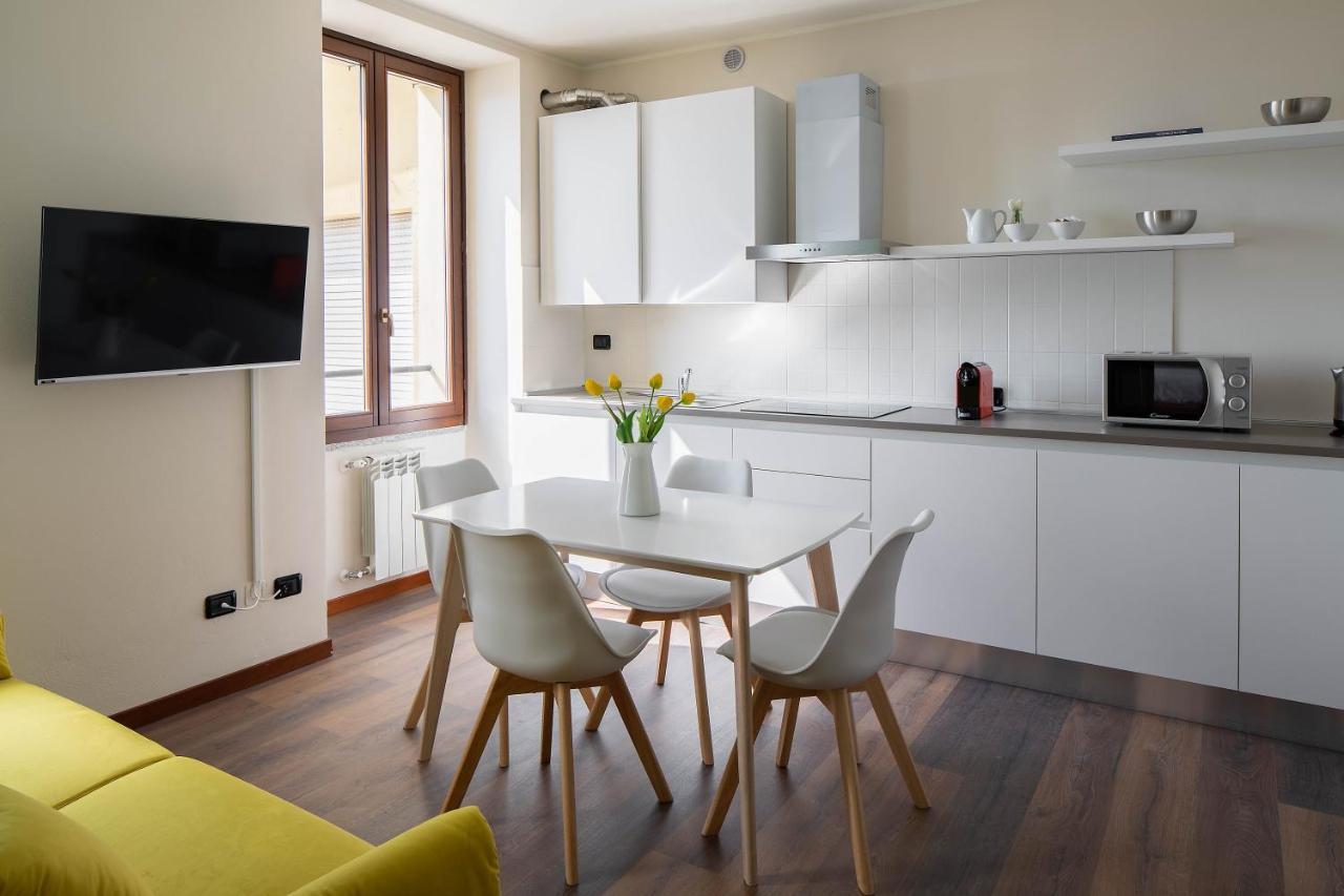 Lario's - 10 Suites On Lake Acquaseria