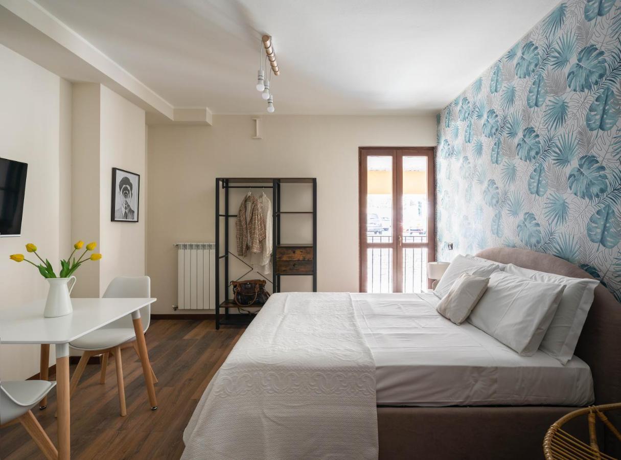 Lario's - 10 Suites On Lake Apartment *