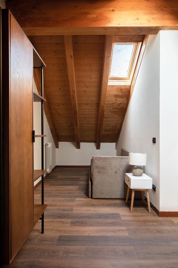 Lario's - 10 Suites On Lake Apartment *
