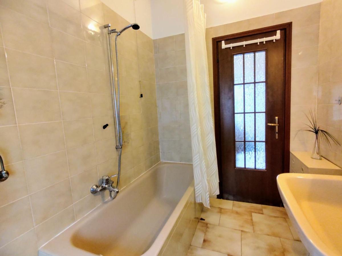 Nives By Interhome