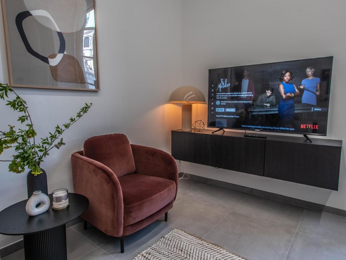 Apartment Exclusive 130 Mq With Lake And Domo View + Terrace *