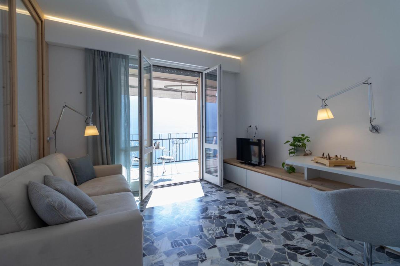 Mamma Ciccia - Waterfront Apartment Mandello del Lario