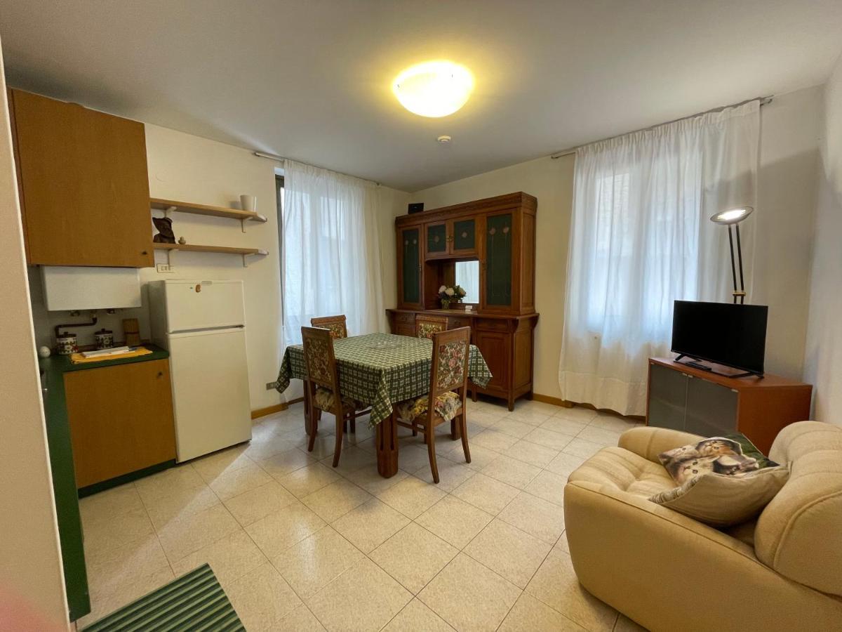 Cozy With Private Parking On Domaso's Lakeside - Larihome A09 Apartment *