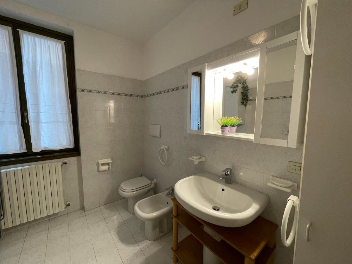 Cozy With Private Parking On Domaso's Lakeside - Larihome A09 Apartment *