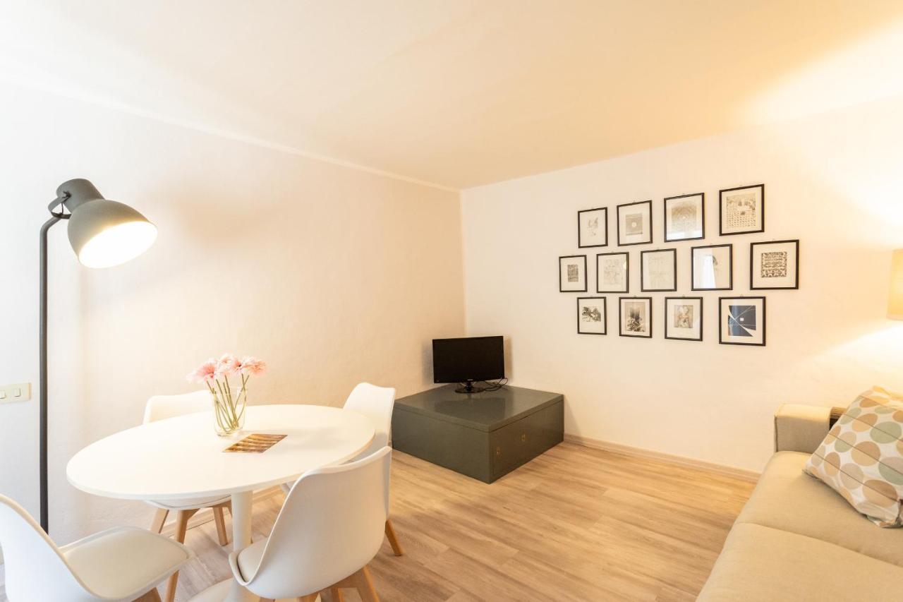 ***** Romantic - Center * Como
