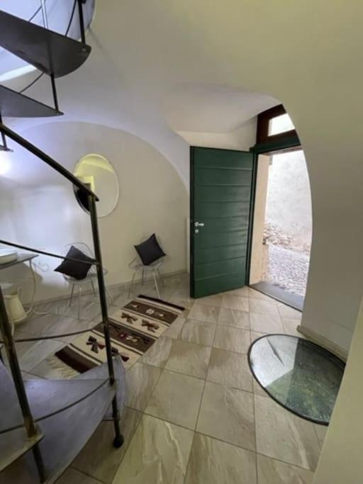 Maddalena'S House Lierna