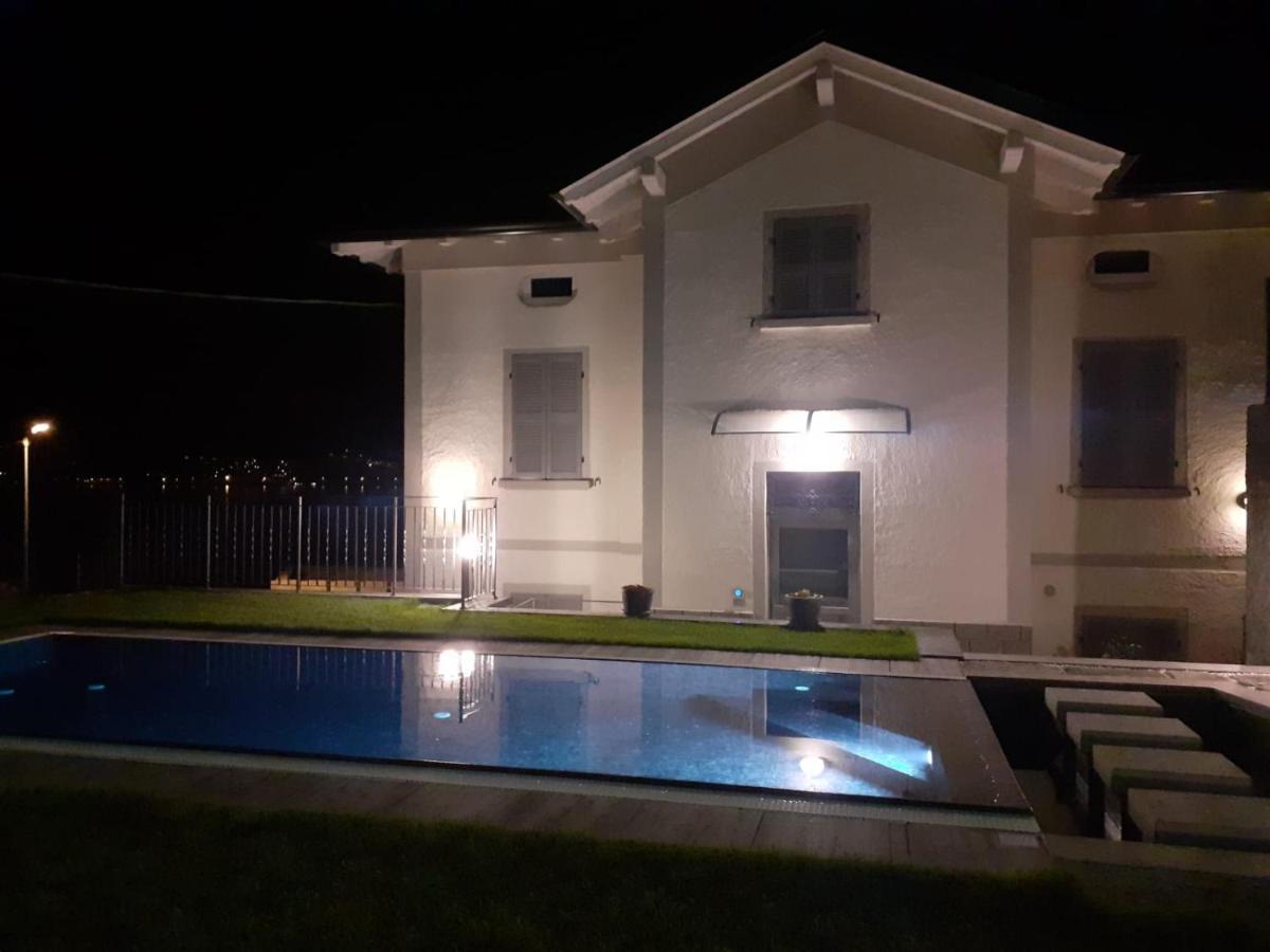 Lescen White - Swimming Pool Apartment