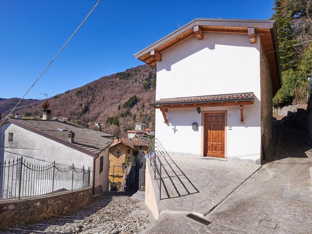 Holiday Casa Del Sole By Interhome Holiday home Casasco Intelvi