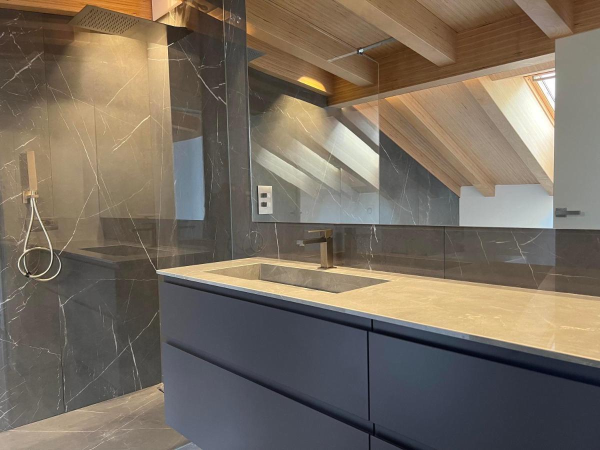 Luxury Lakefront Penthouse Apartment Lezzeno
