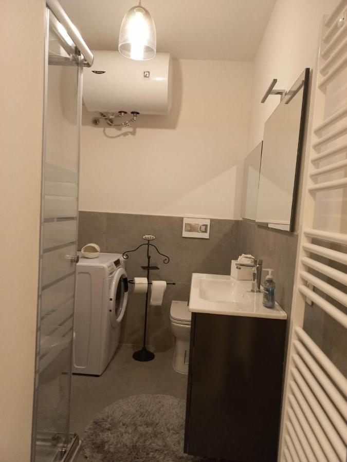 Apartment Violet
