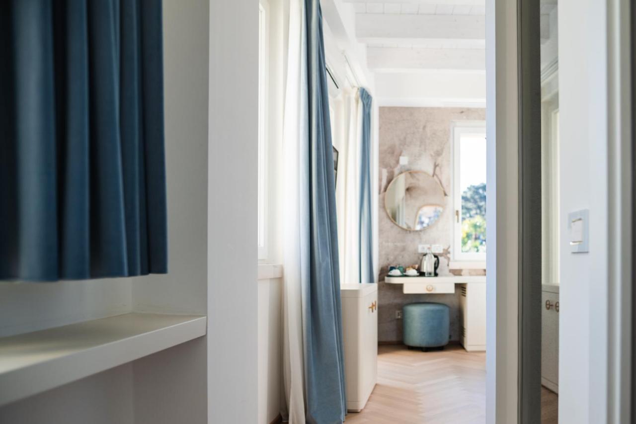 Luxury Rocopom - Front Hotel Malgrate