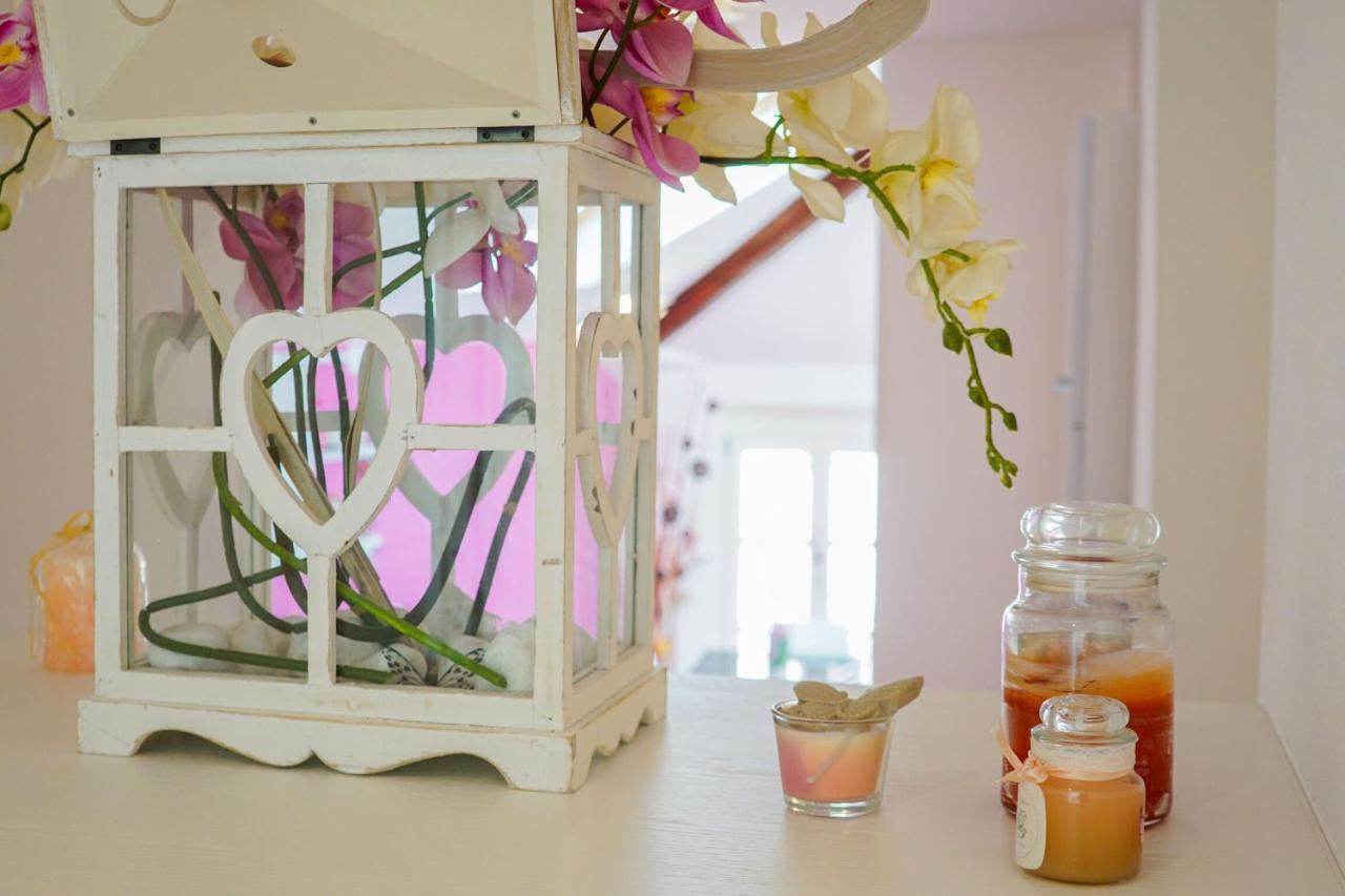 Butterfly Apartment *